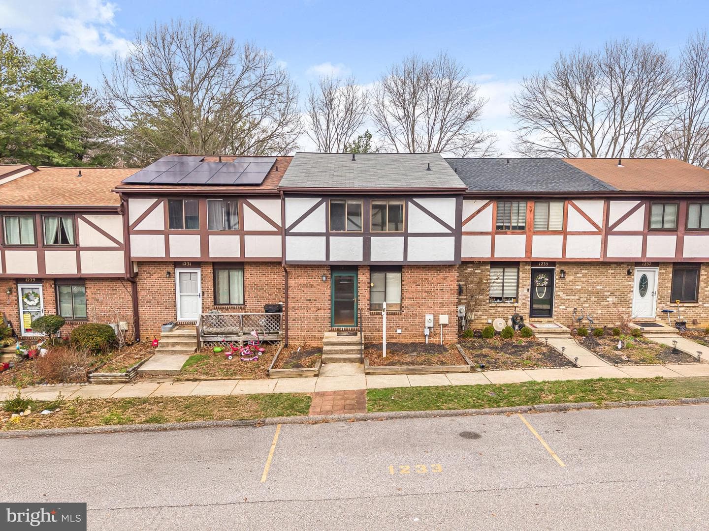 1233 Birchcrest Court
