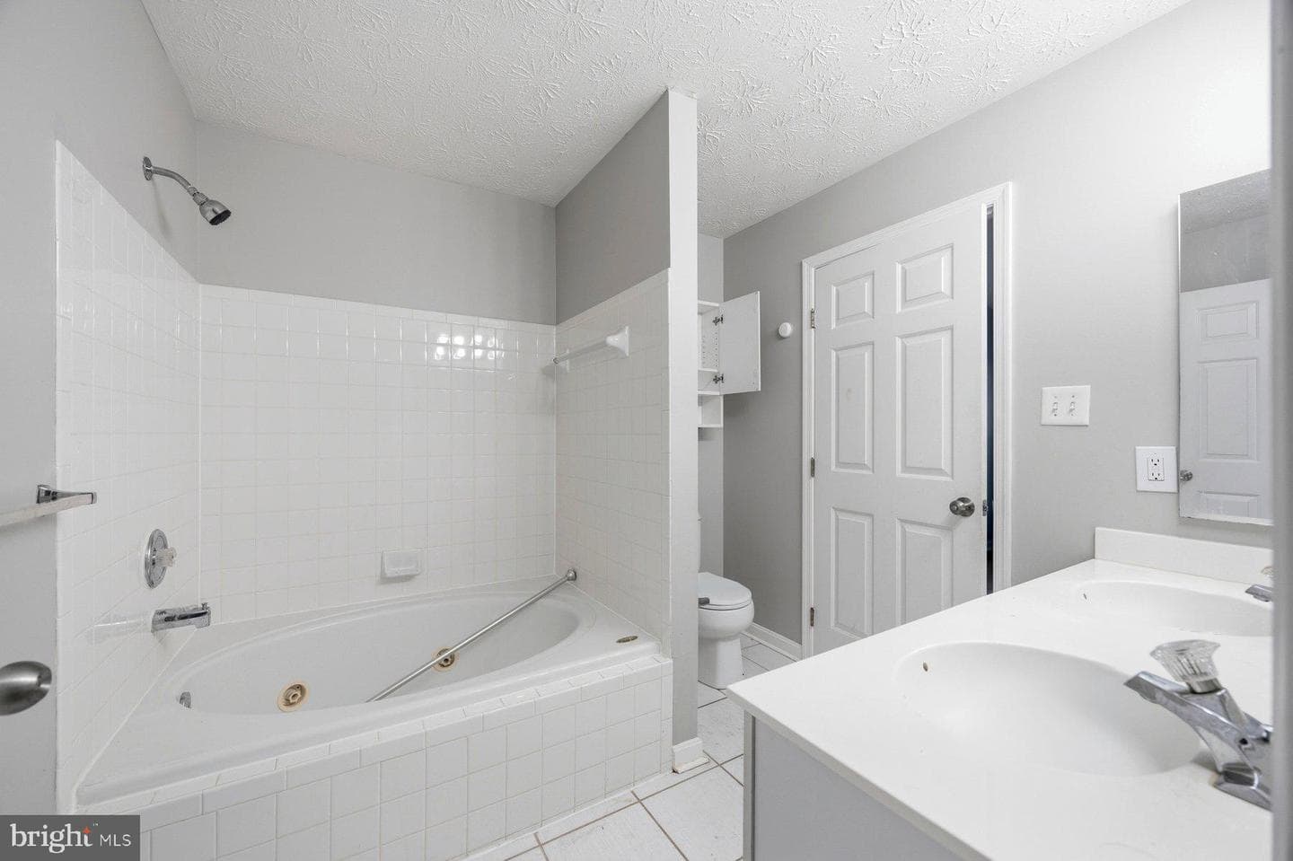 8301 Water Lily Way photo 18