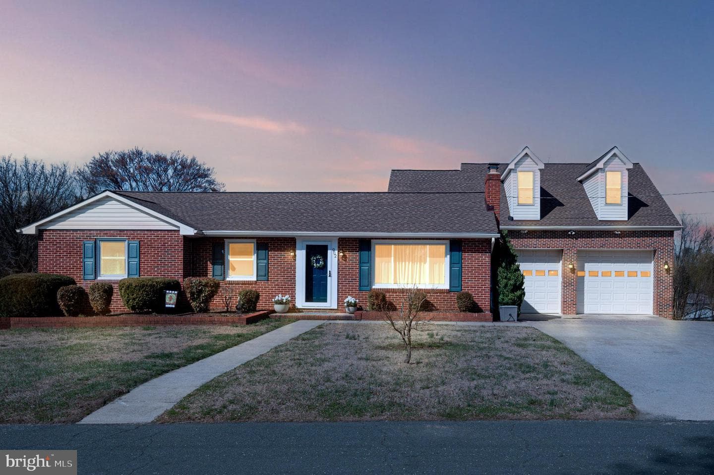 902 Hillcrest Road