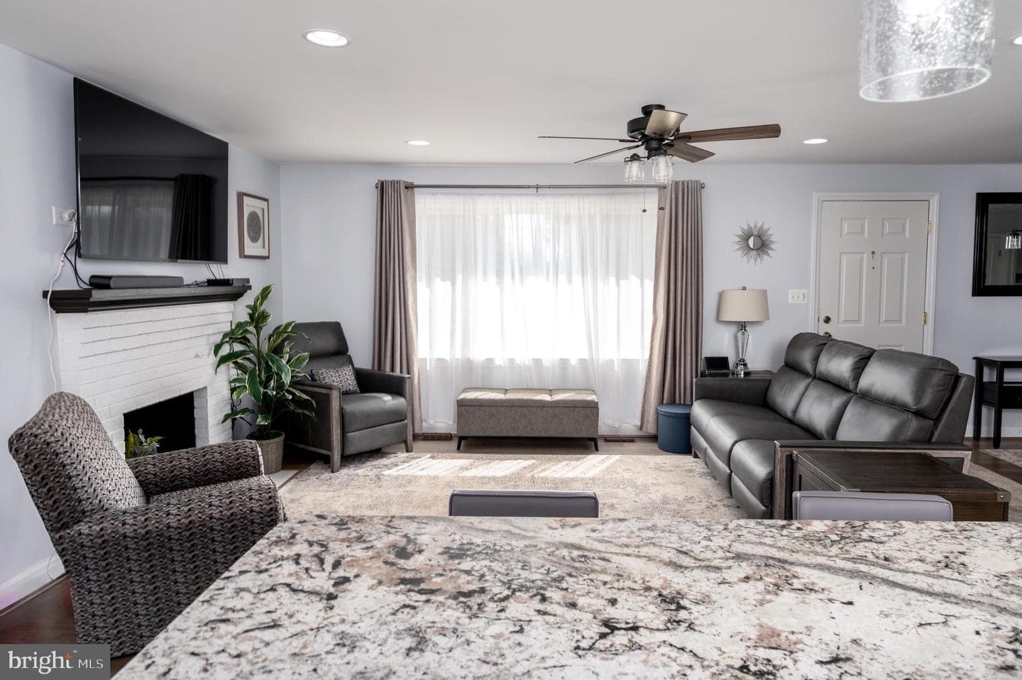 902 Hillcrest Road photo 12