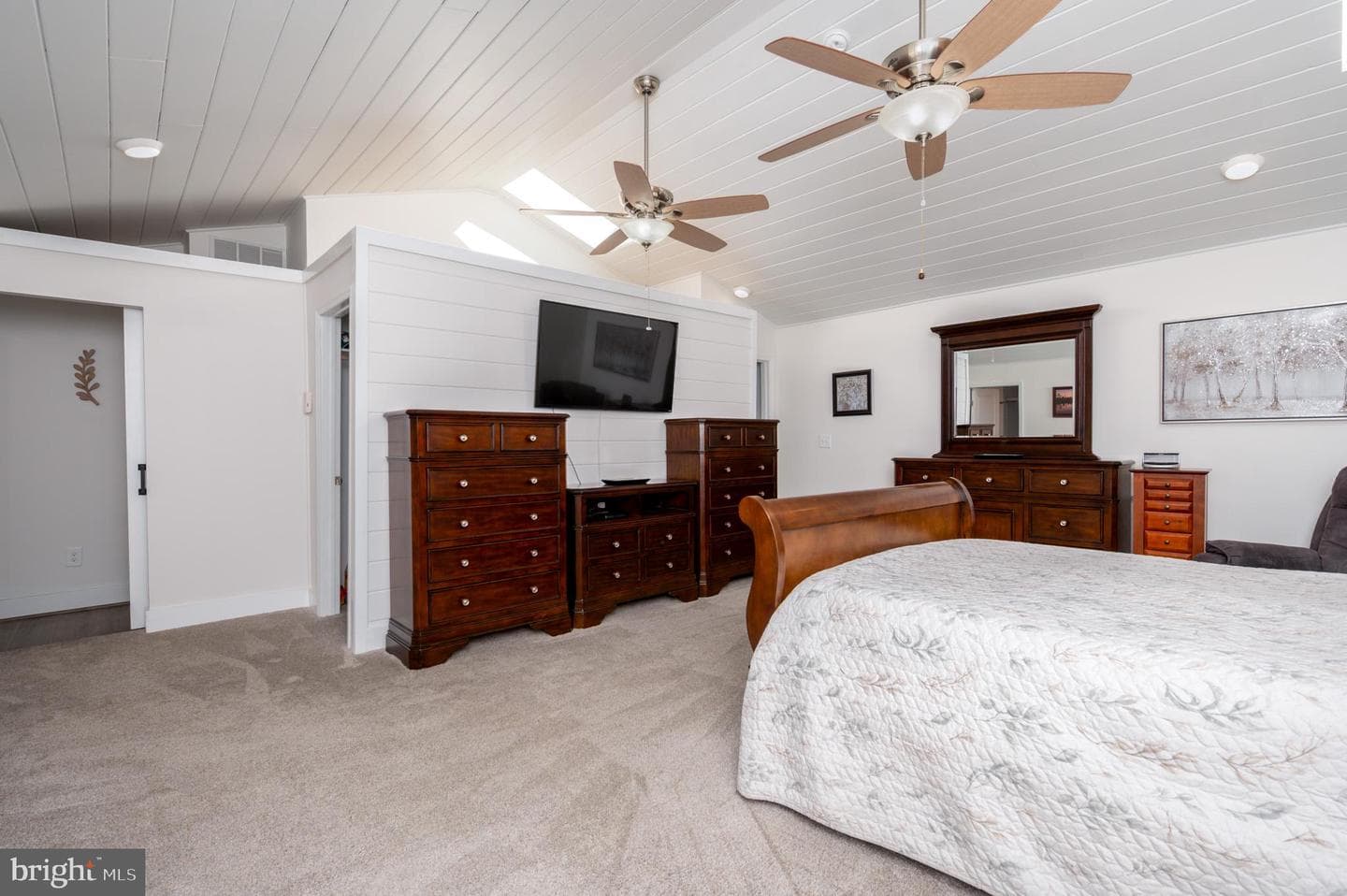902 Hillcrest Road photo 18