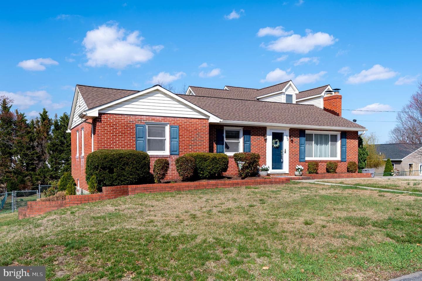 902 Hillcrest Road photo 2