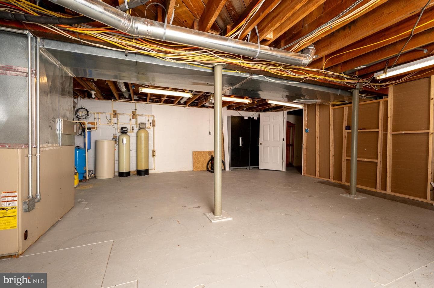 902 Hillcrest Road photo 30