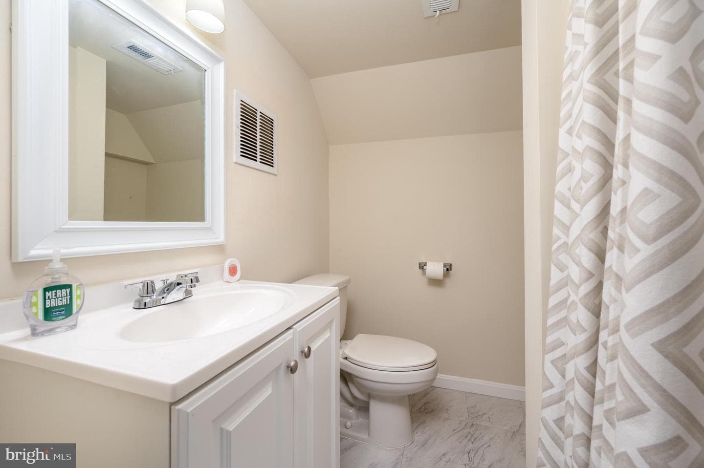 902 Hillcrest Road photo 32