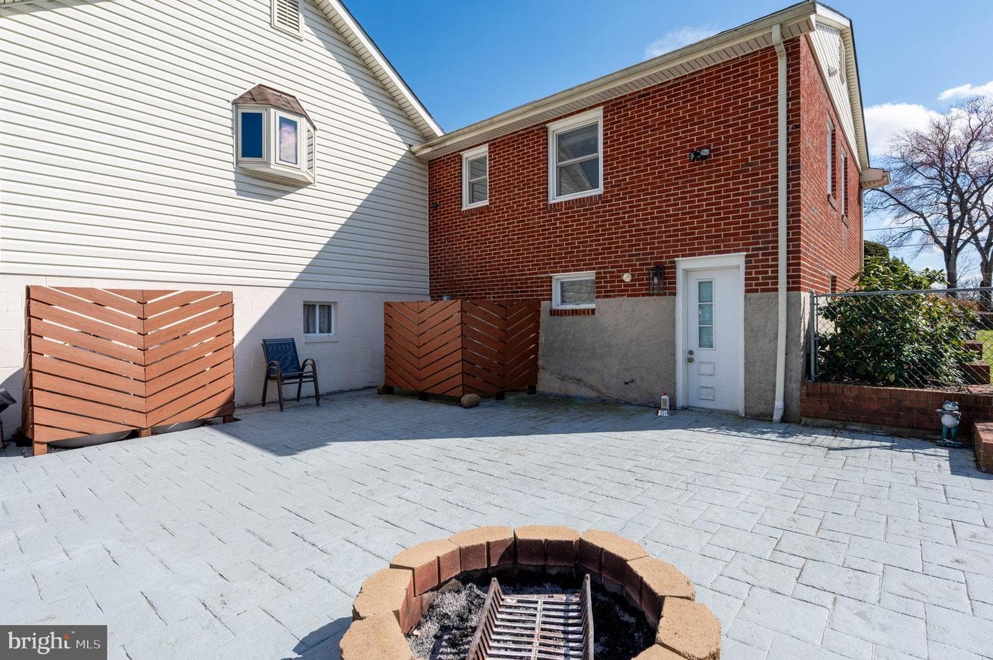 902 Hillcrest Road photo 42