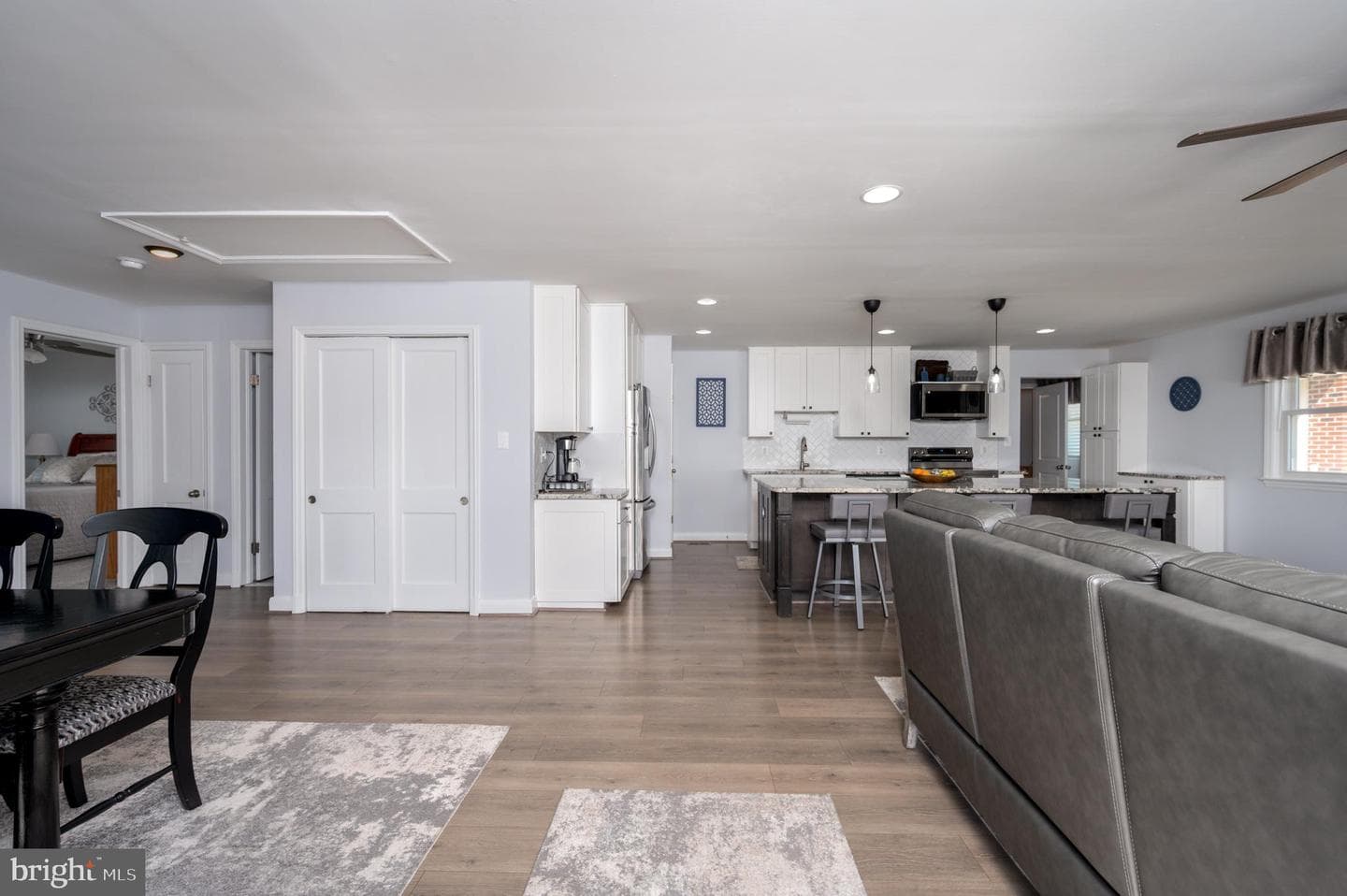 902 Hillcrest Road photo 5