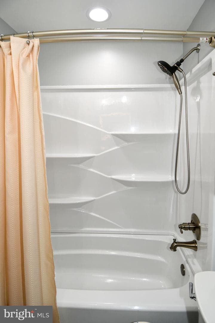 1302 Whitman Drive photo 15
