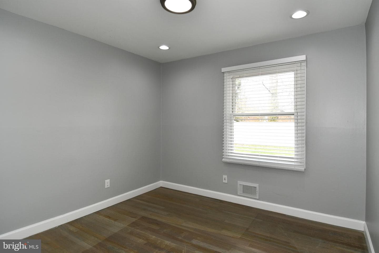 1302 Whitman Drive photo 19