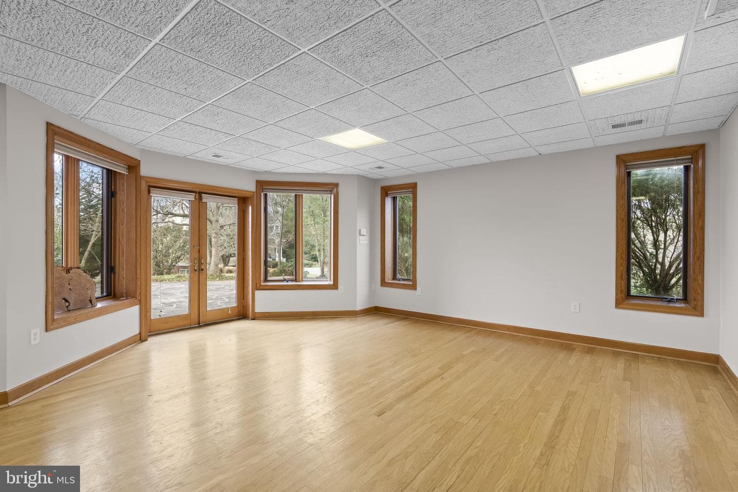 615 Traveller Court photo 58