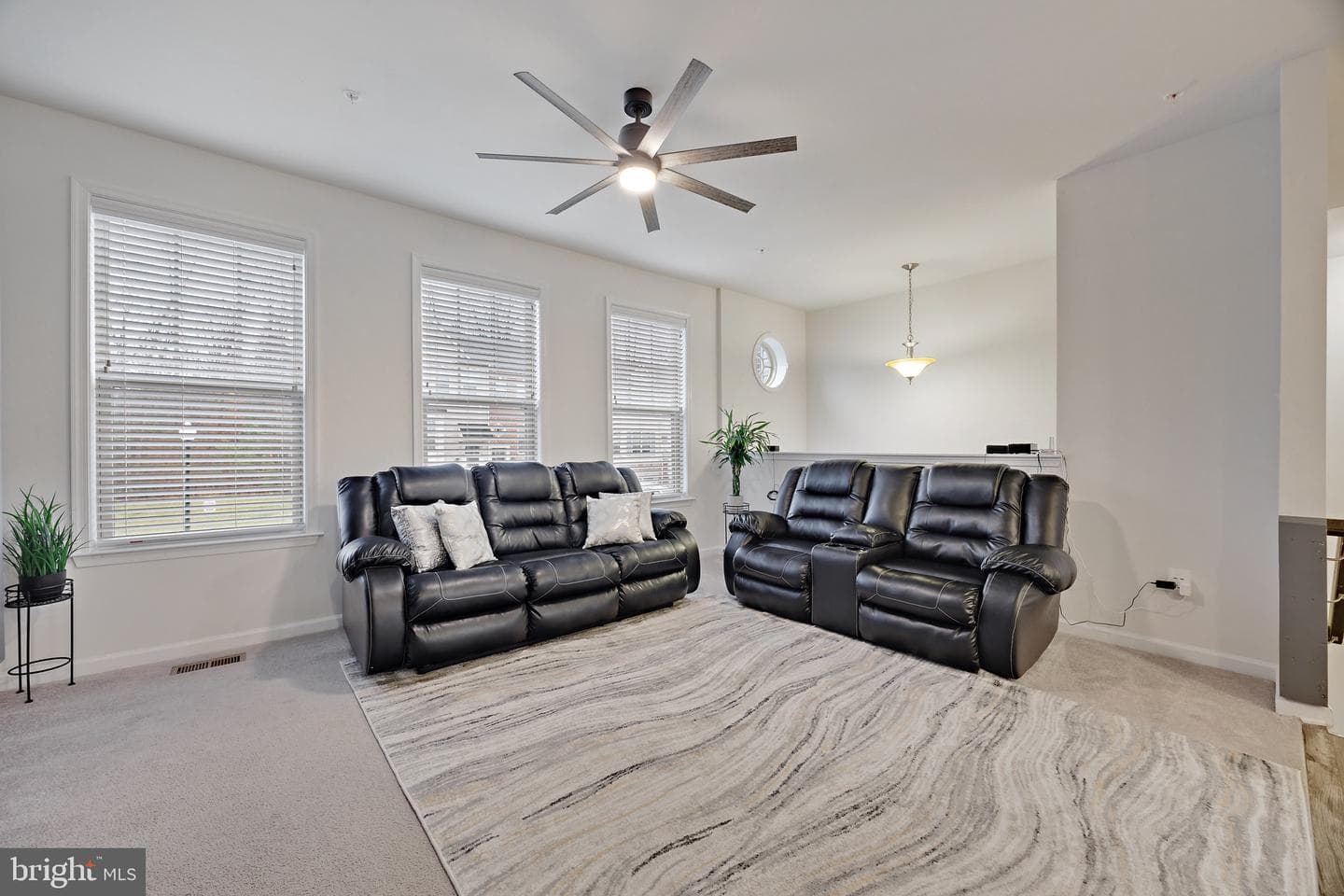 7545 Holly Ridge Drive photo 5