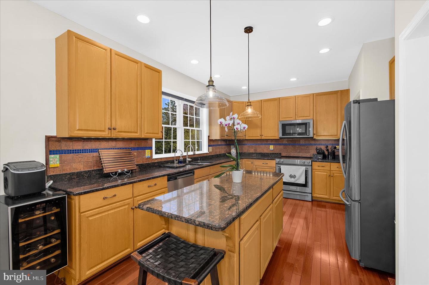 92 Clifford Boulevard photo 16
