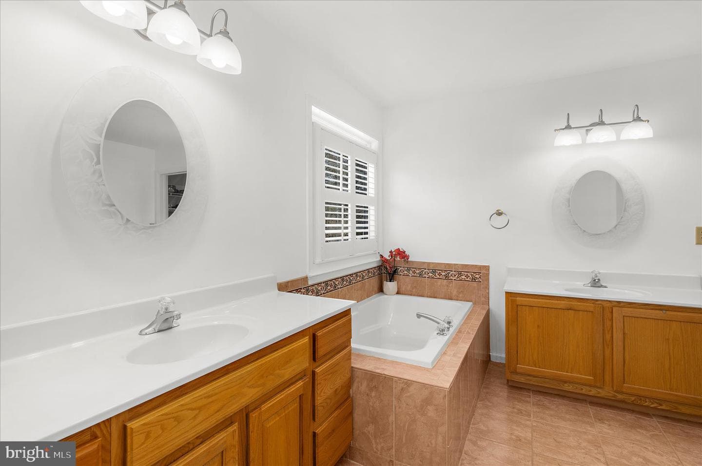 92 Clifford Boulevard photo 21