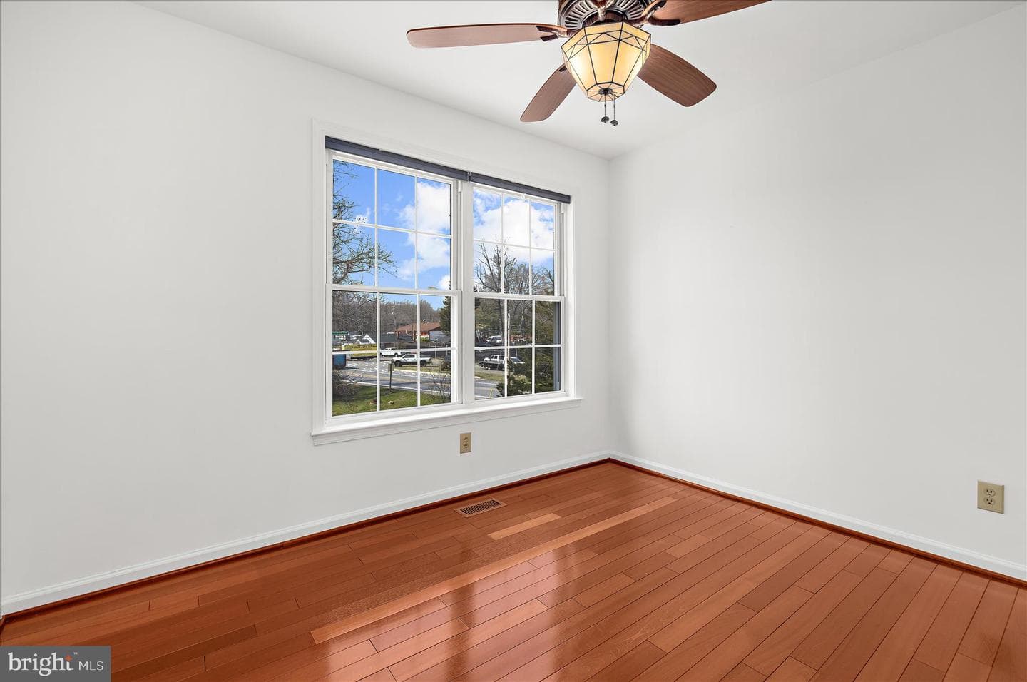 92 Clifford Boulevard photo 29
