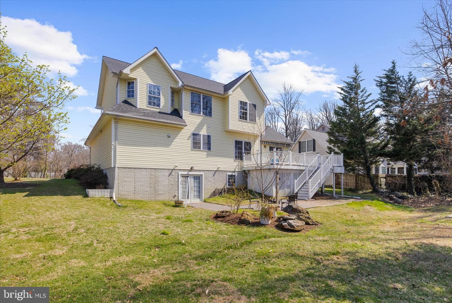 92 Clifford Boulevard photo 47