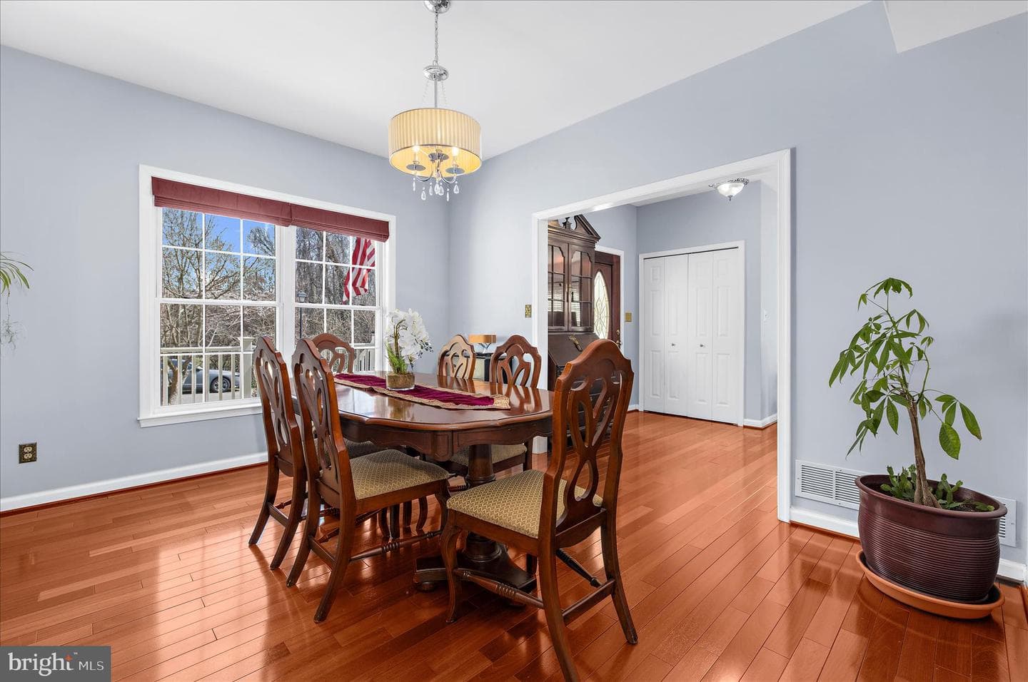 92 Clifford Boulevard photo 9