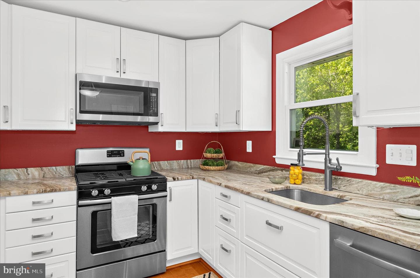 1231 Van Buren Drive photo 10