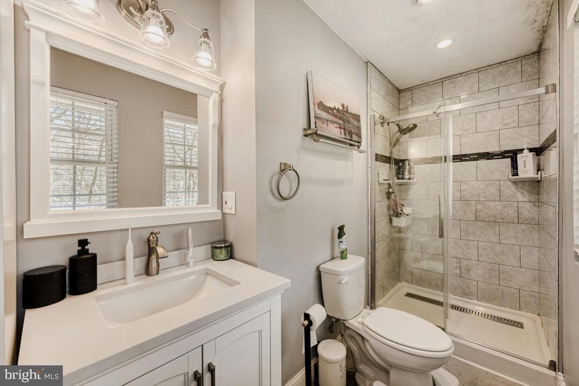 2110 Hallmark Drive photo 20