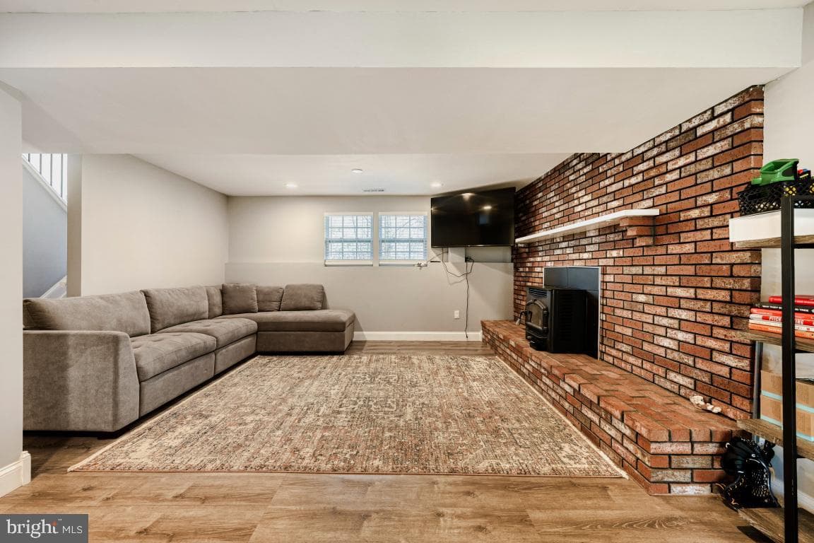 2110 Hallmark Drive photo 7