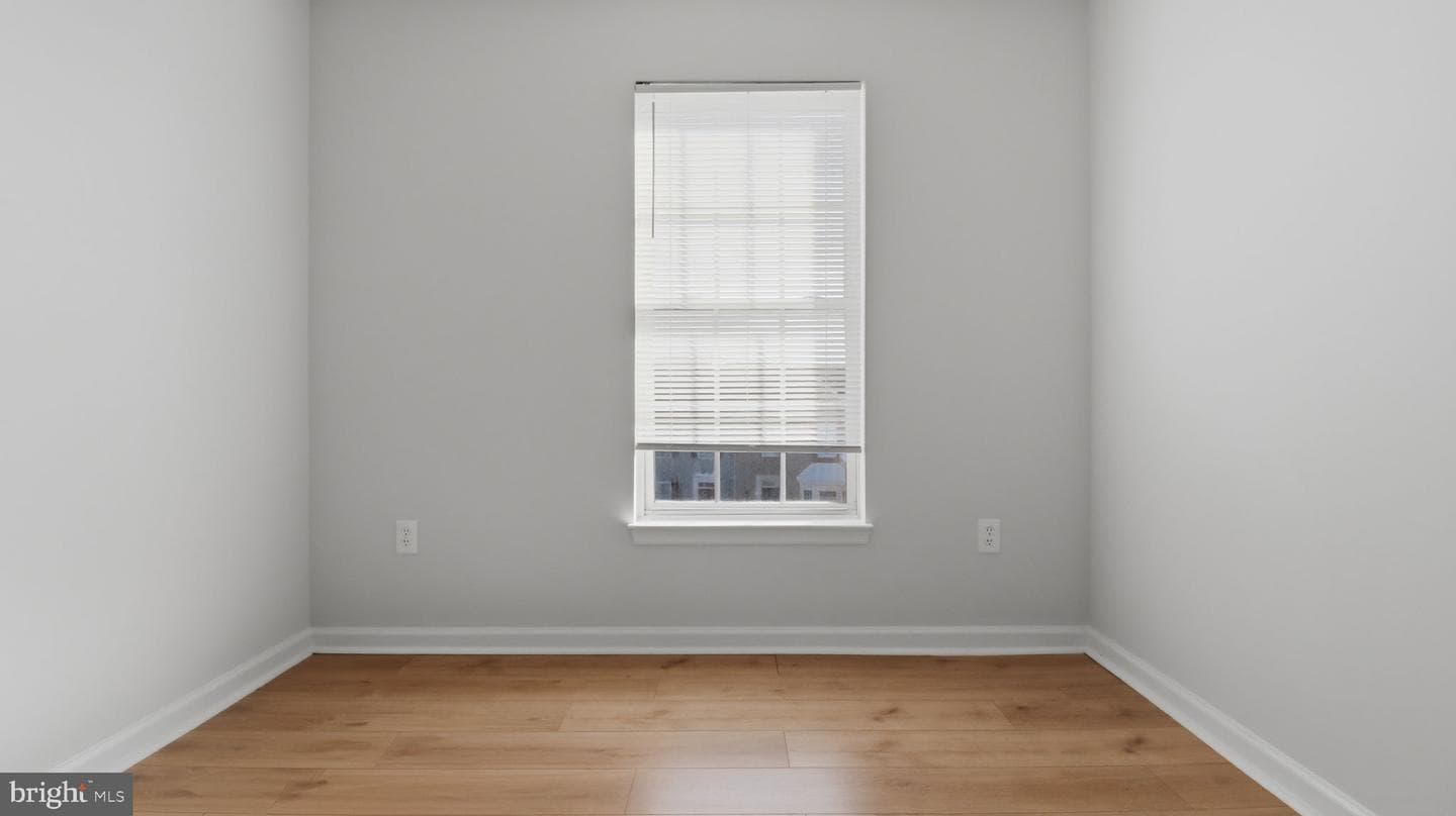 1404 Pangbourne Way photo 24