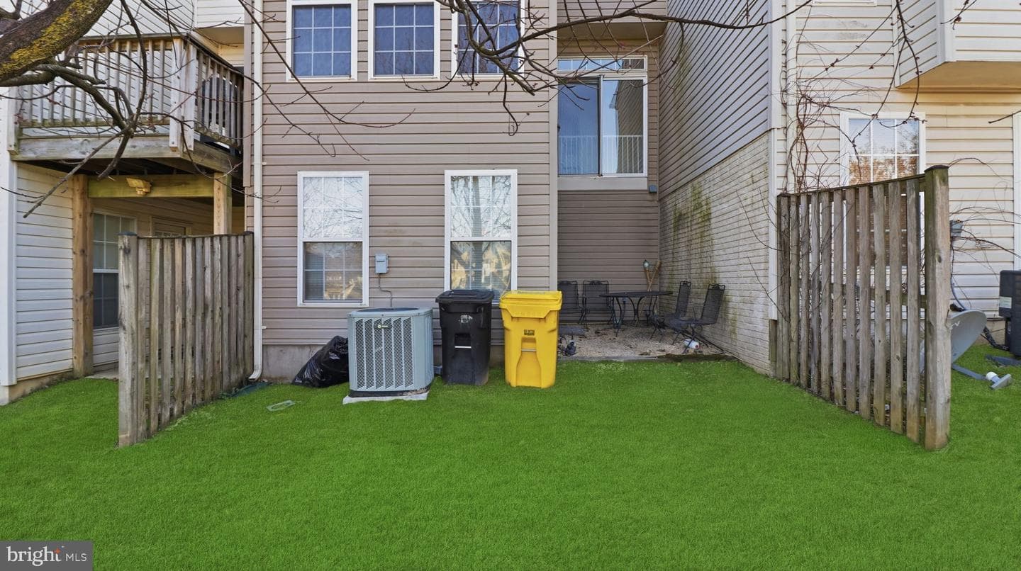 1404 Pangbourne Way photo 31