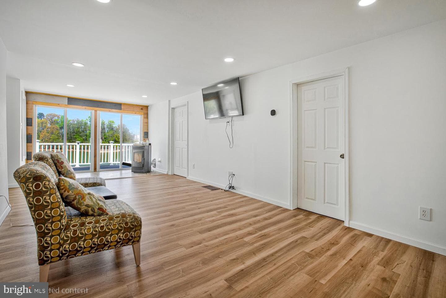 7801 Waterview photo 9