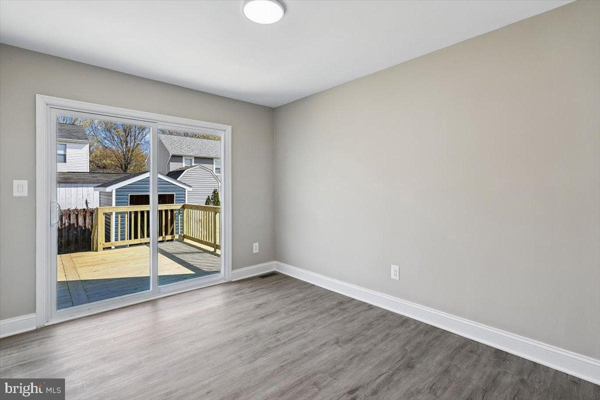 1160 Oak Avenue photo 10