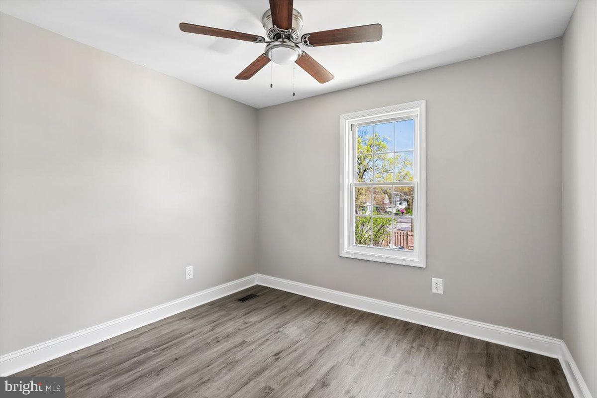 1160 Oak Avenue photo 19
