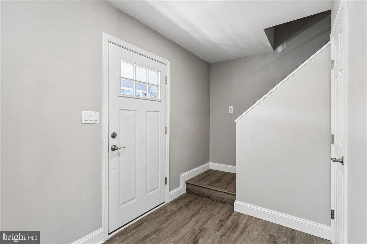 1160 Oak Avenue photo 6