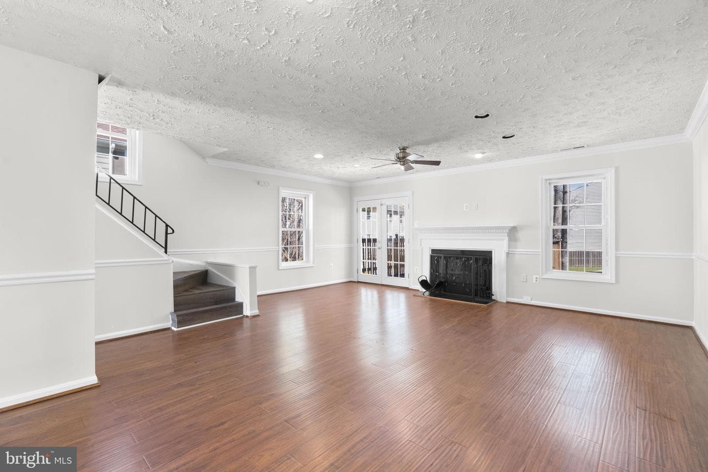 1472 Lowell Court photo 3