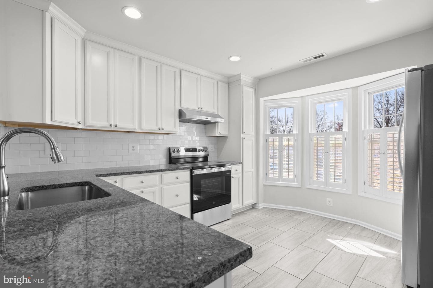 1472 Lowell Court photo 7