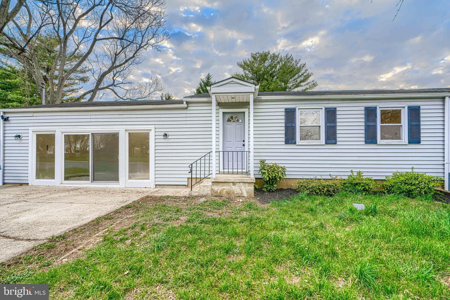 5902 Helfrich Road photo 2