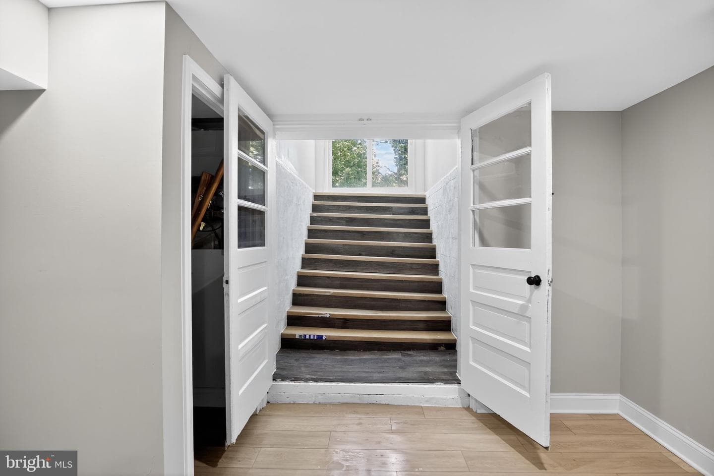 511 Sylvan Way photo 43