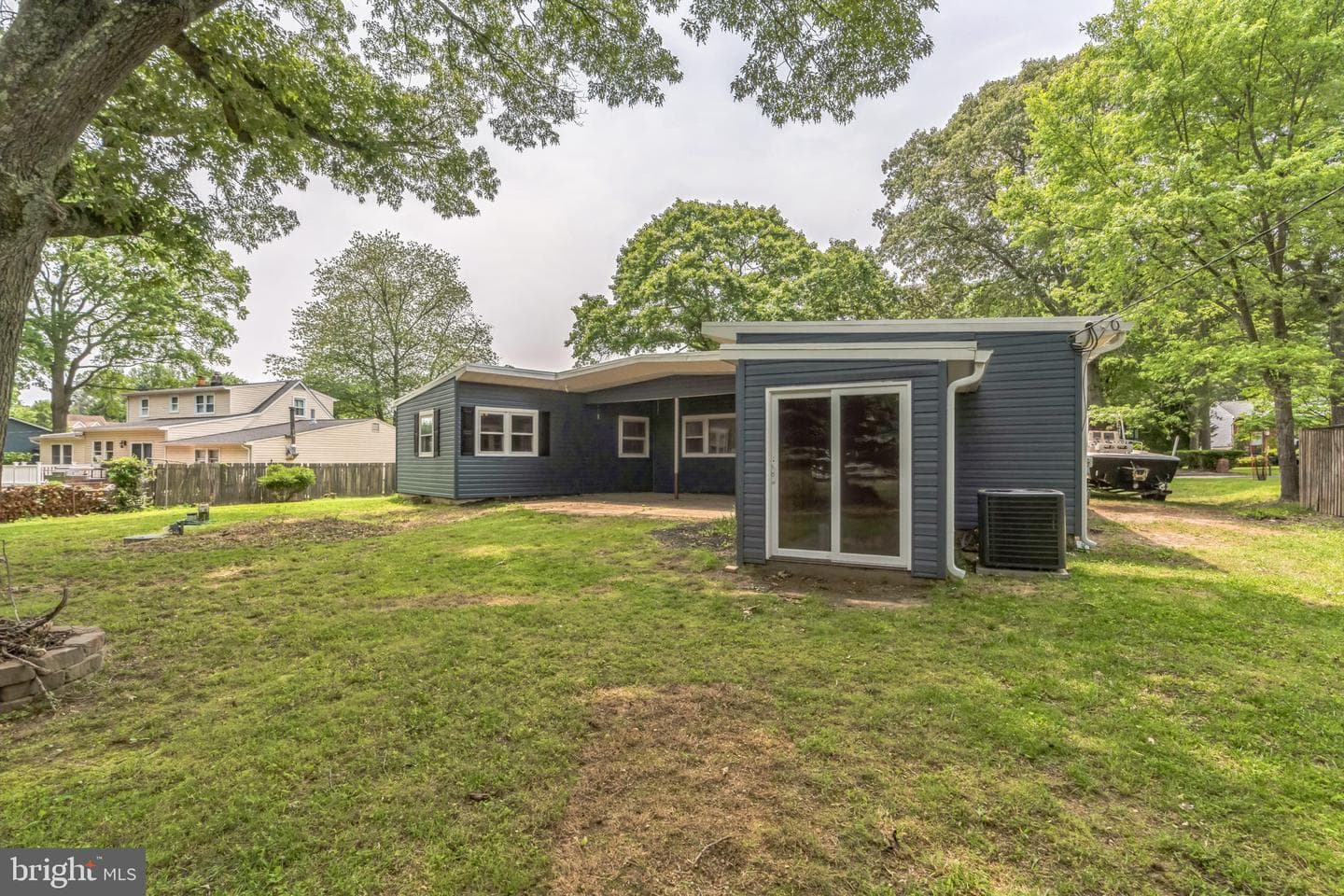 511 Sylvan Way photo 5