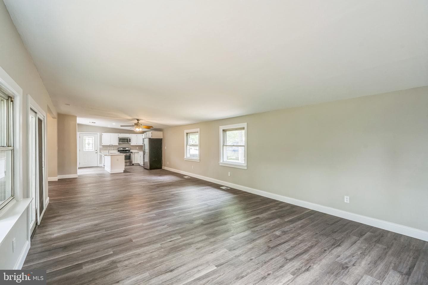 511 Sylvan Way photo 8