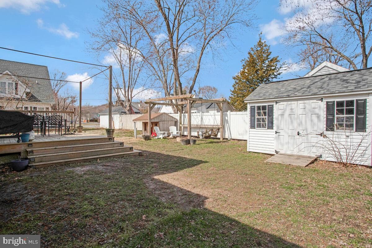 1168 Maple Avenue photo 31
