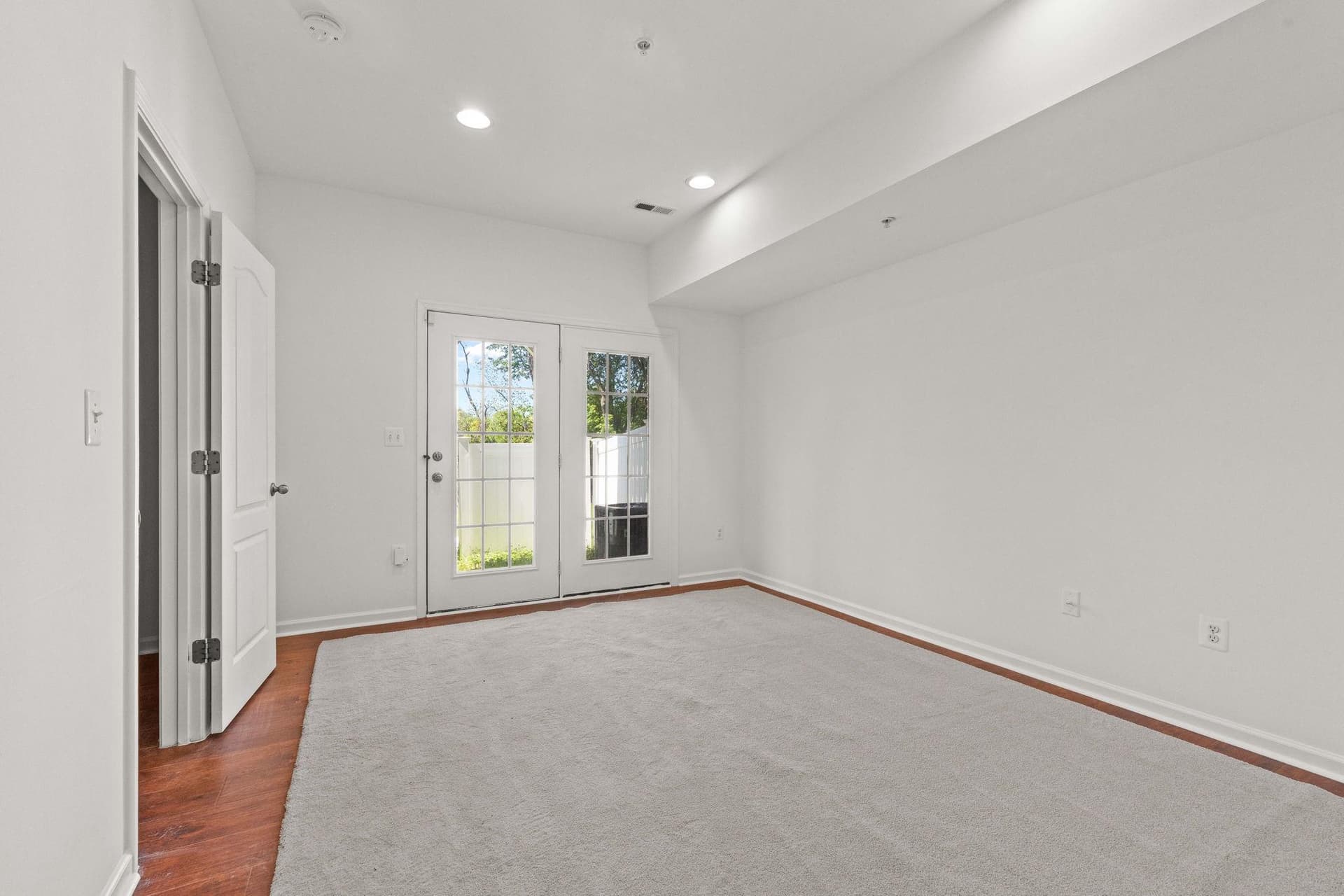 8183 Hollow Court photo 32