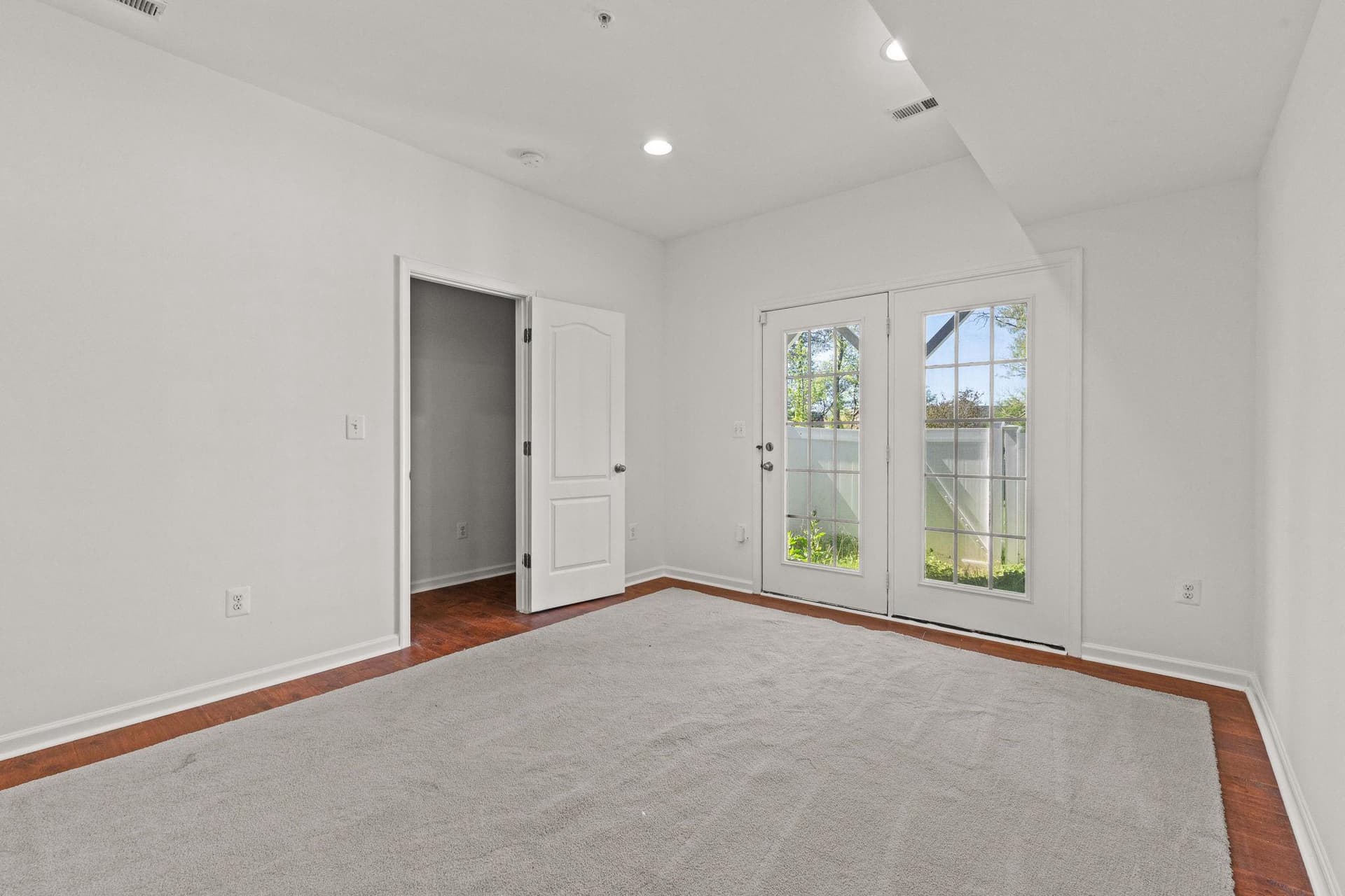 8183 Hollow Court photo 33