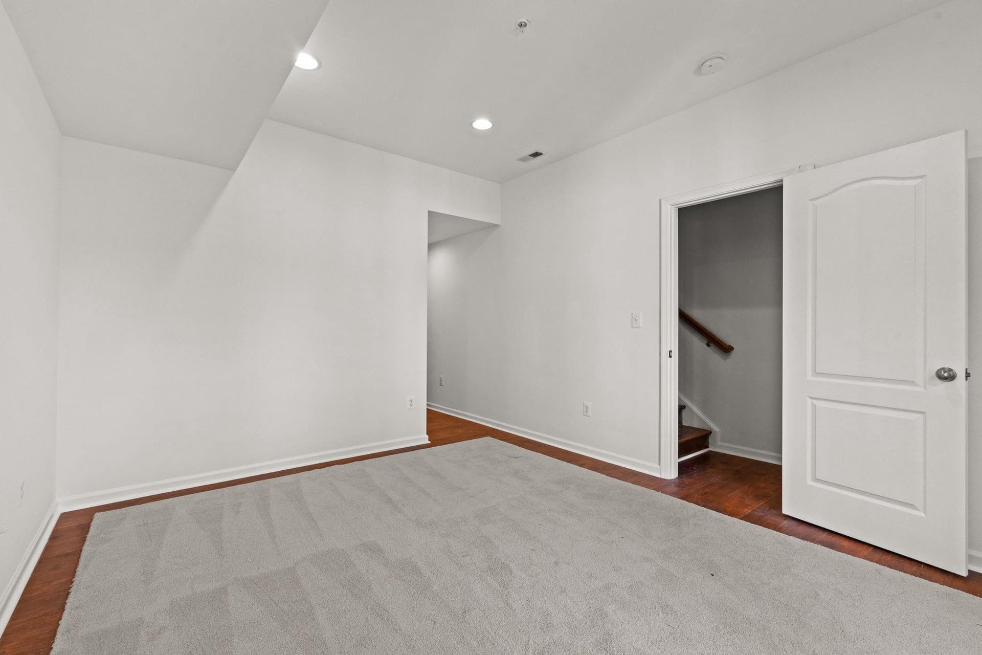 8183 Hollow Court photo 34