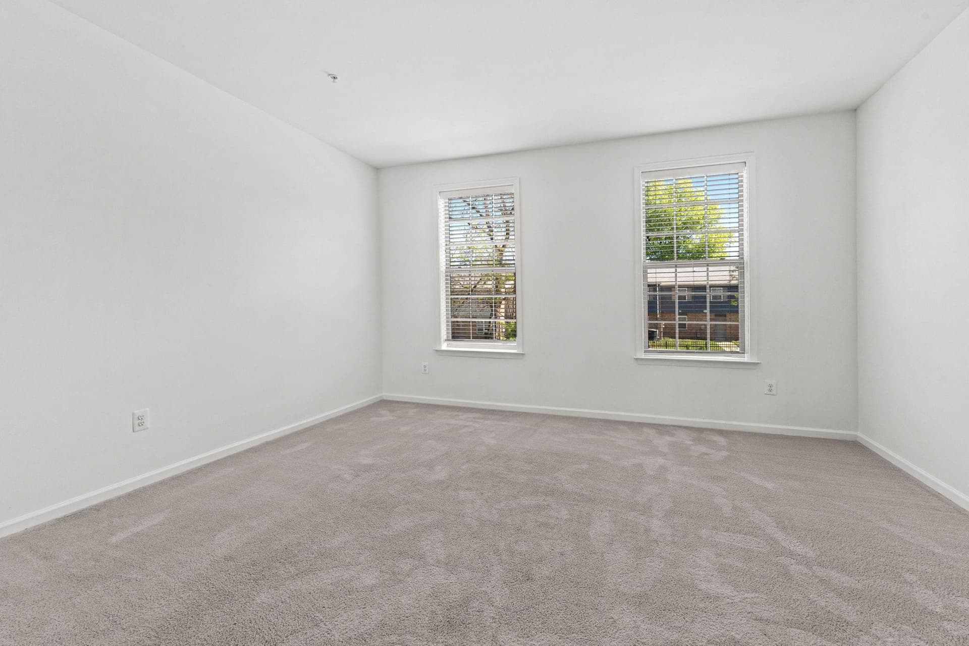8183 Hollow Court photo 6
