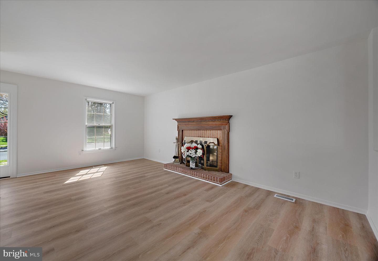 284 Tolstoy Lane photo 16
