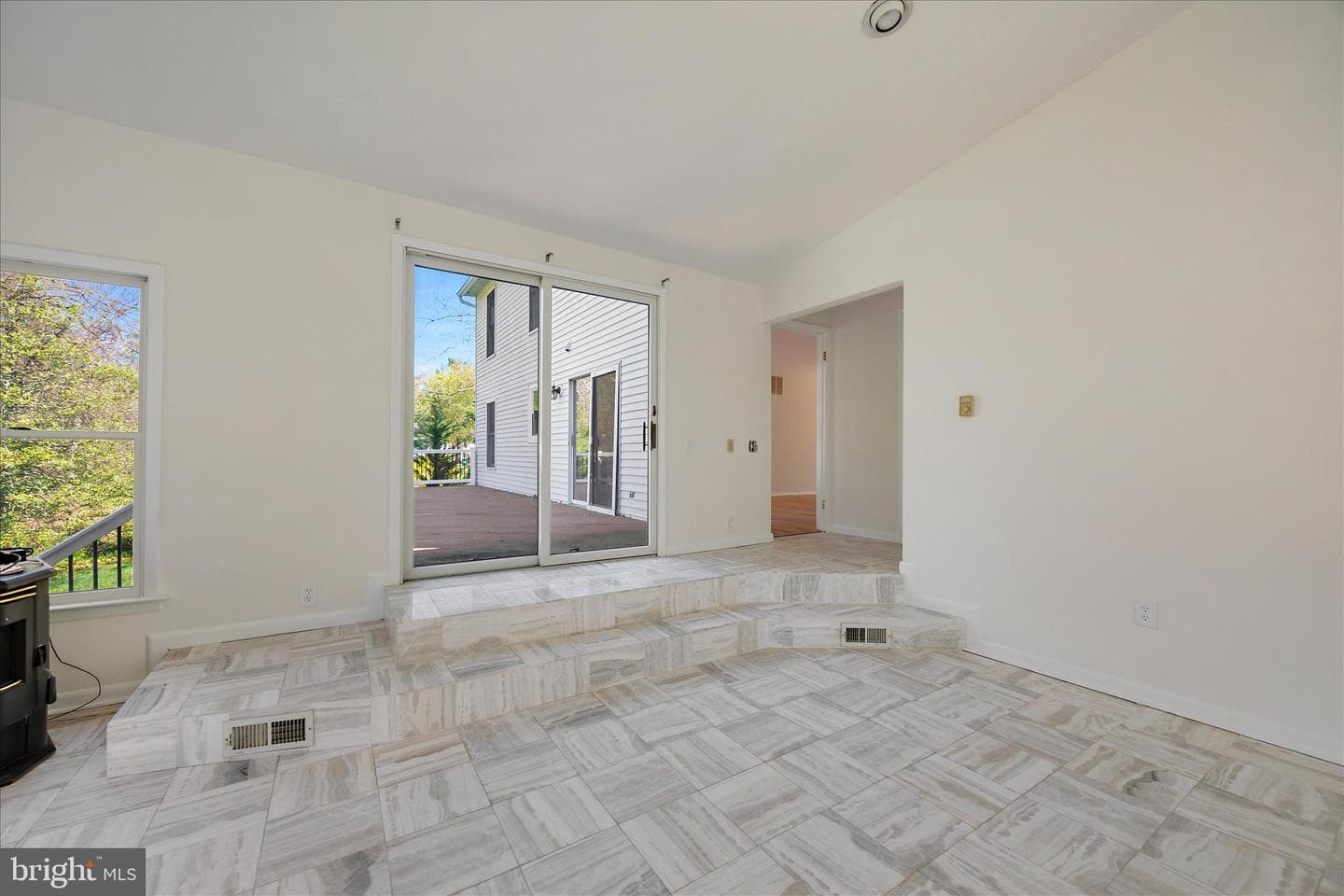 284 Tolstoy Lane photo 22