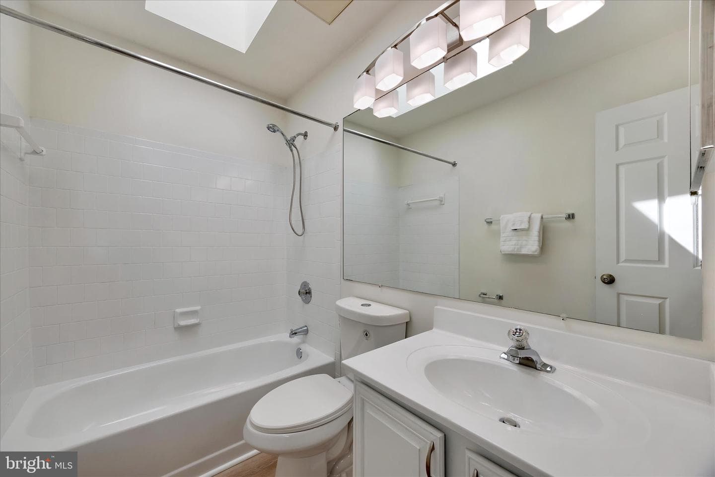 284 Tolstoy Lane photo 35