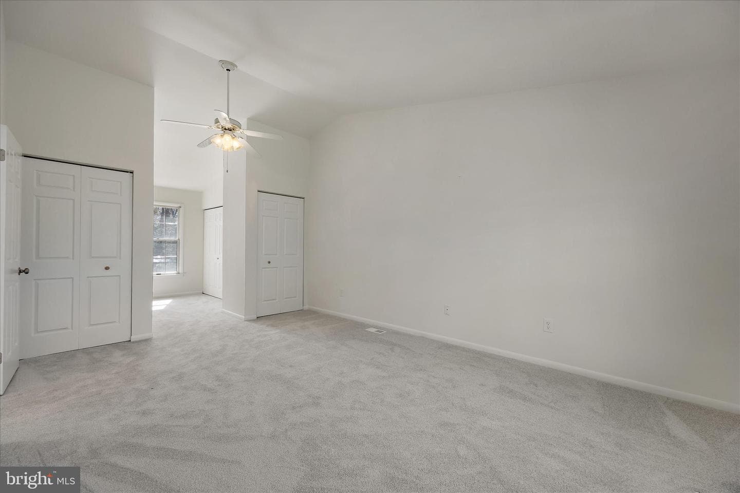 284 Tolstoy Lane photo 5