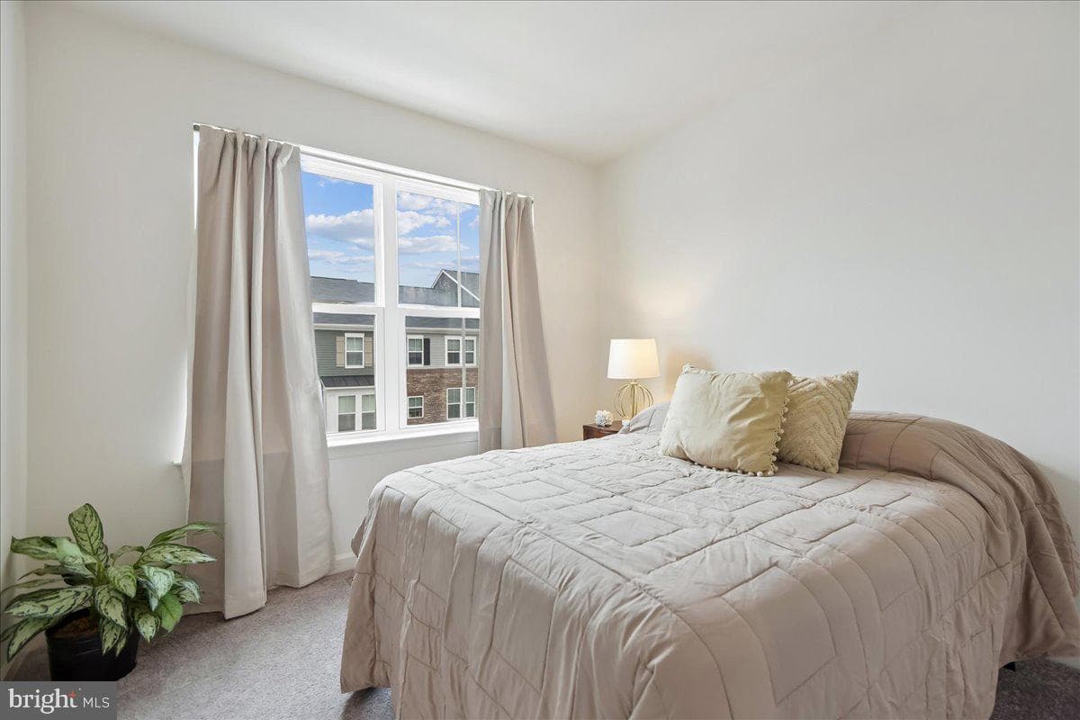 1813 Iris Lane photo 19