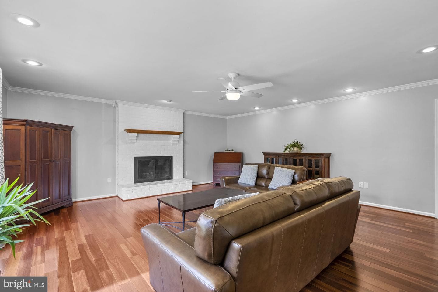 212 Ambleside Drive photo 14