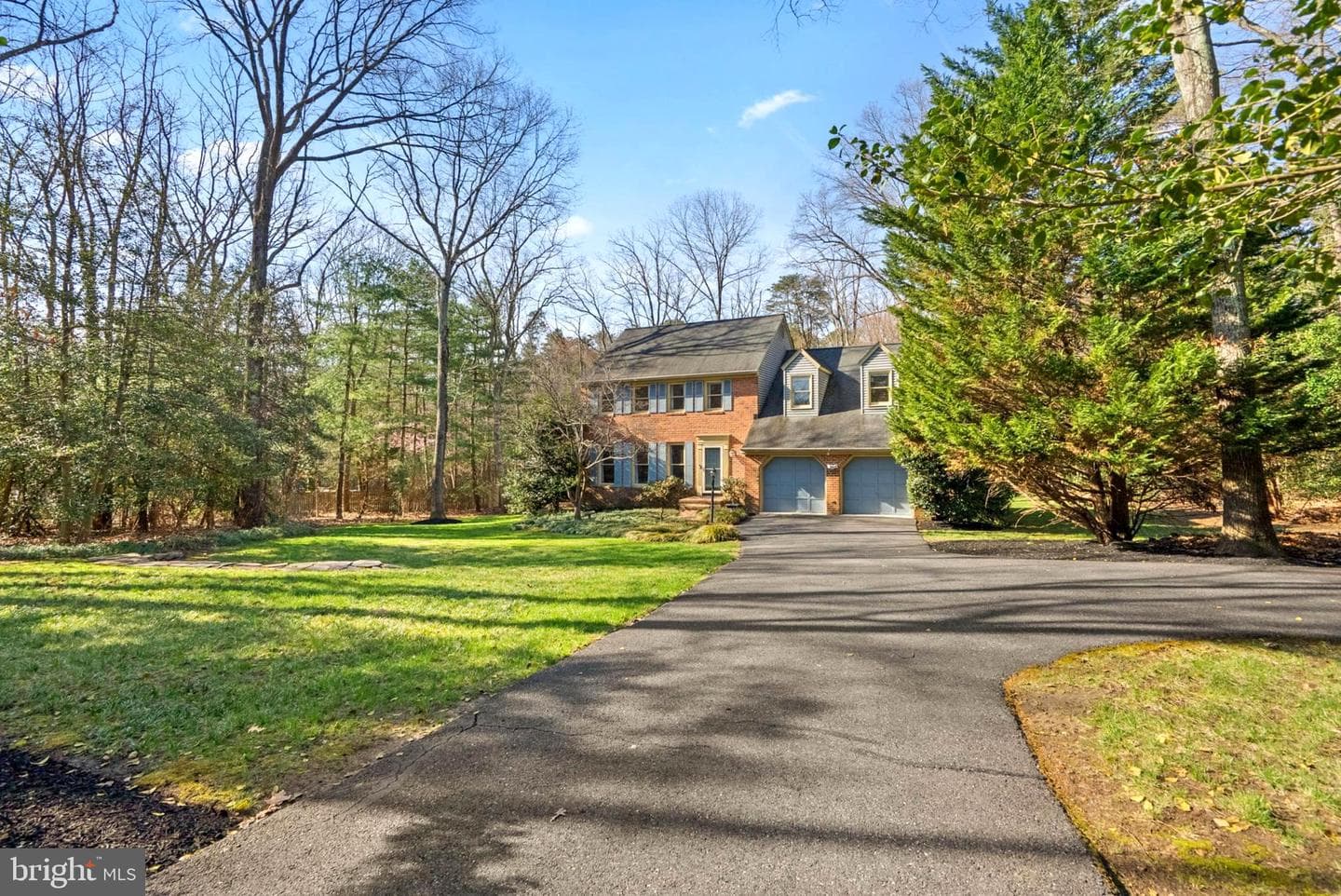 212 Ambleside Drive photo 2