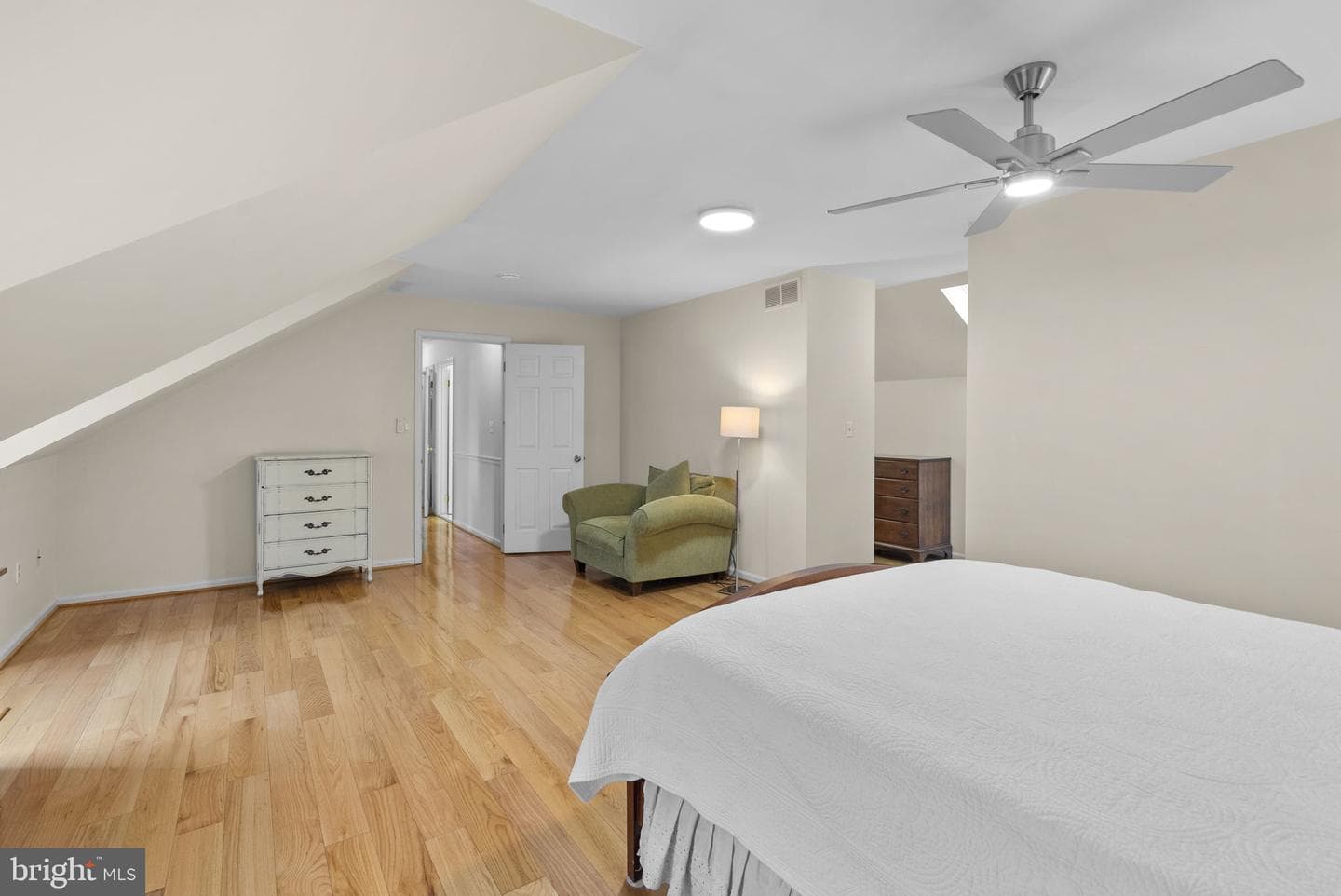 212 Ambleside Drive photo 21