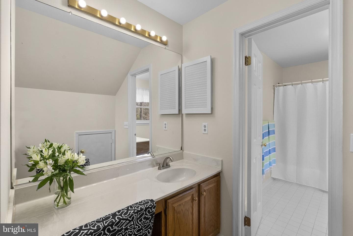 212 Ambleside Drive photo 24