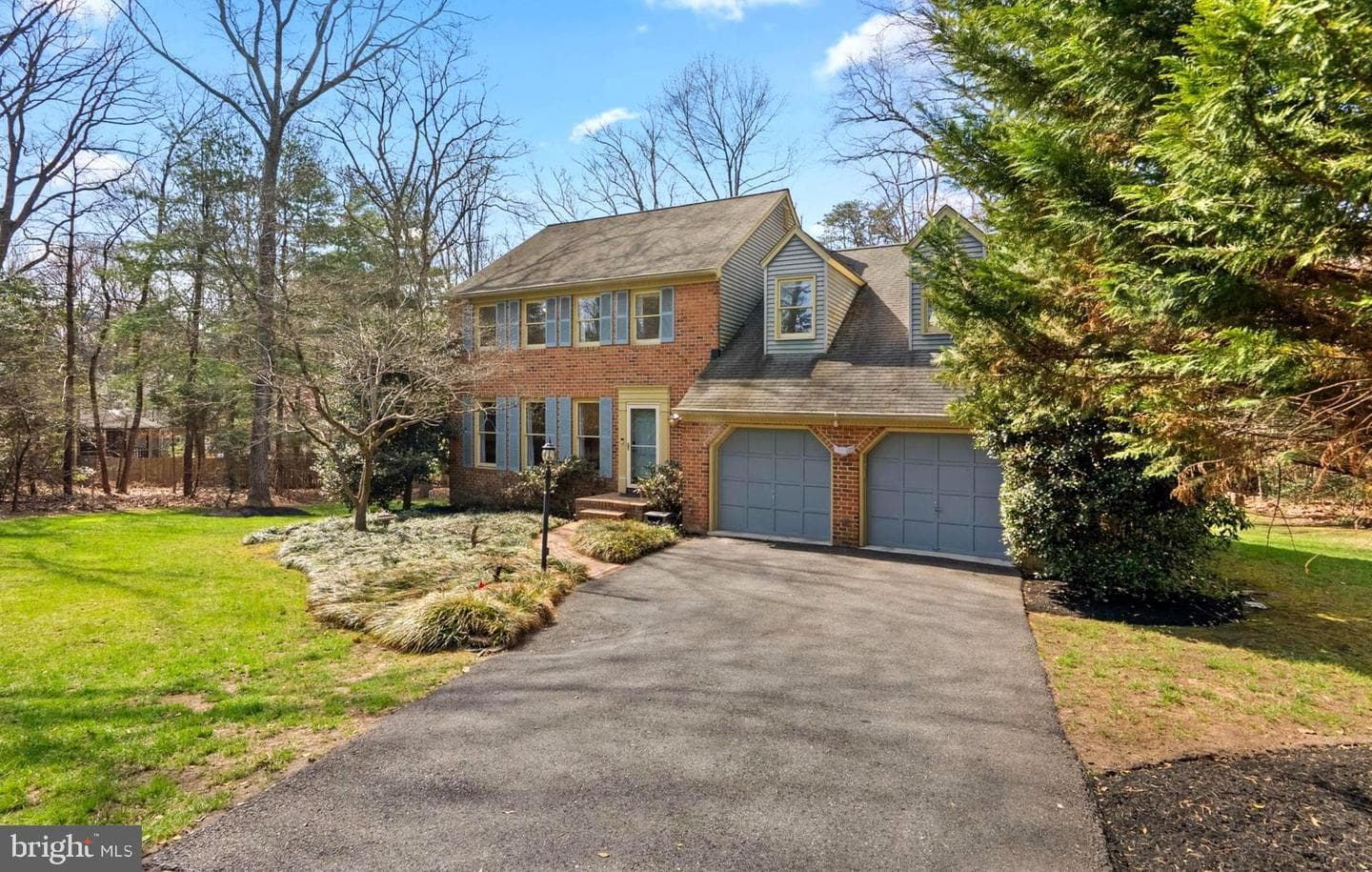 212 Ambleside Drive photo 3