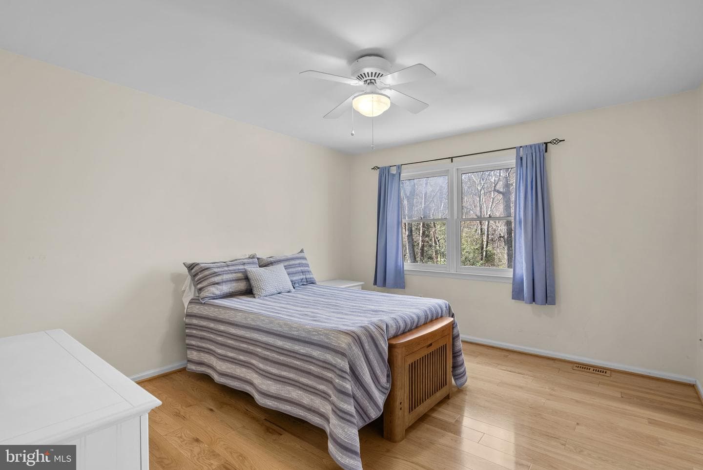 212 Ambleside Drive photo 30
